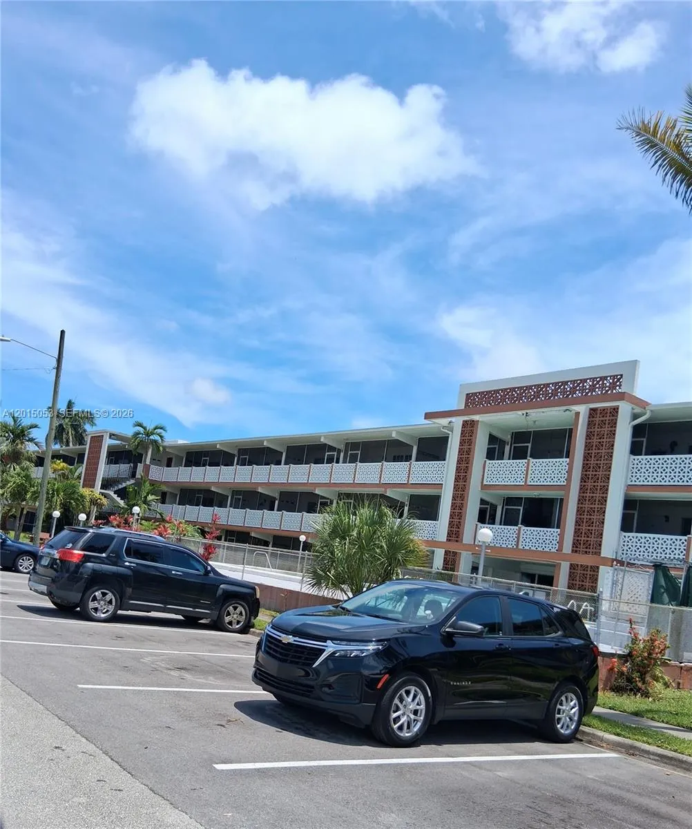 1450 NE 170th St # 202, North Miami Beach FL 33162