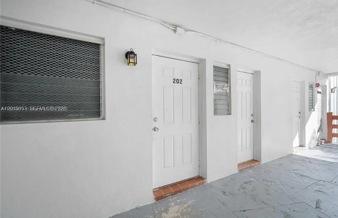 1450 NE 170th St # 202, North Miami Beach FL 33162