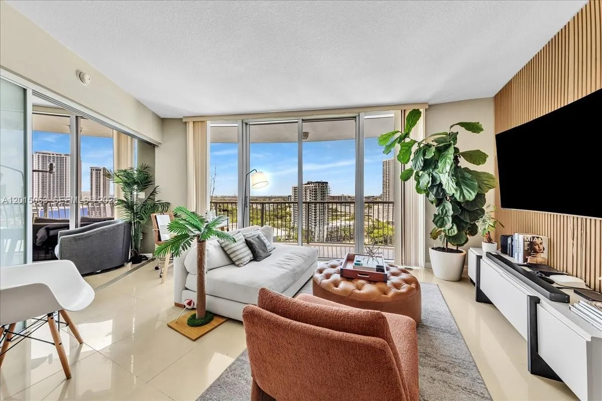 1750 N Bayshore Dr # 2015, Miami FL 33132