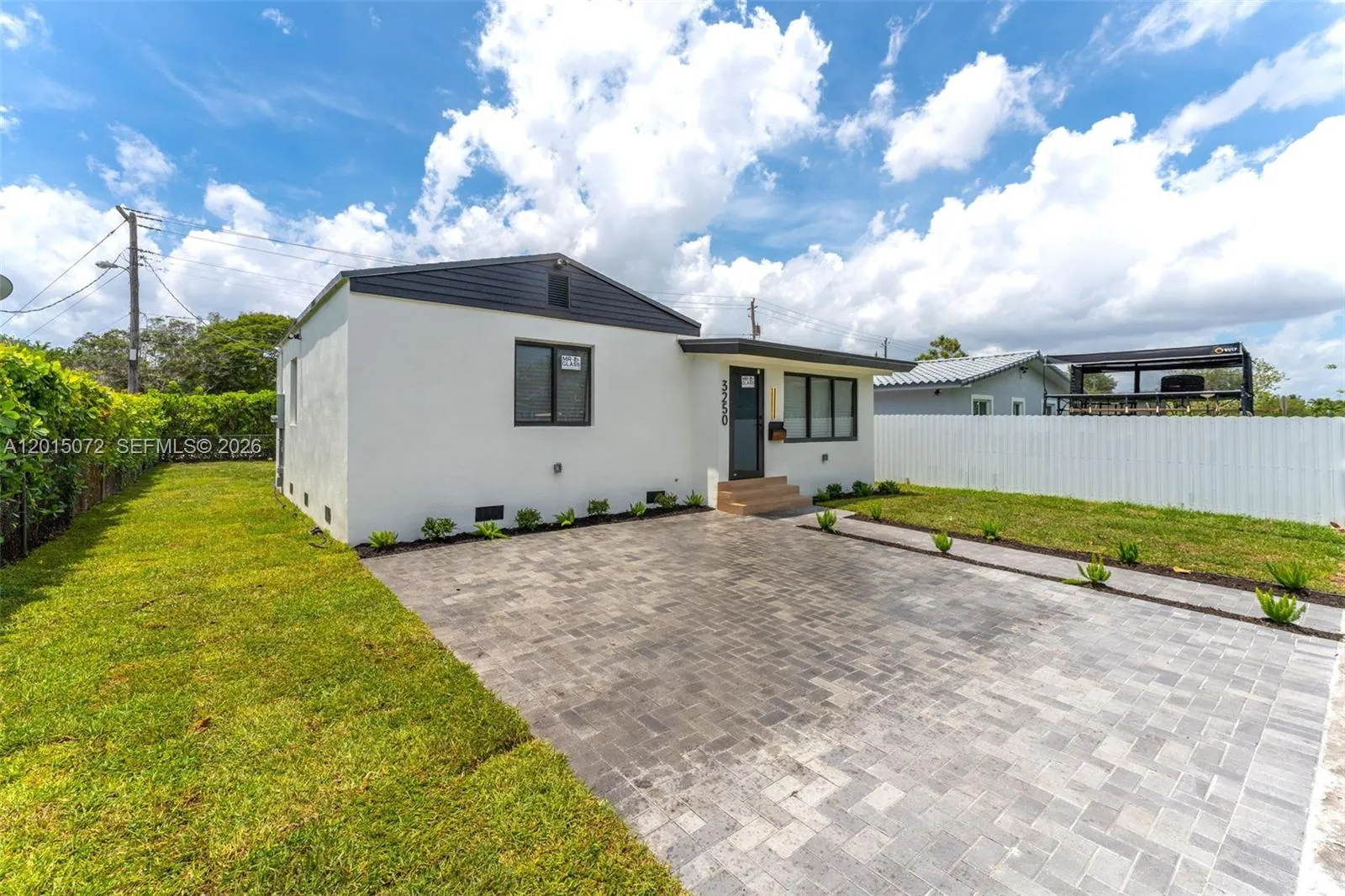 3250 SW 68th Ave, Miami FL 33155