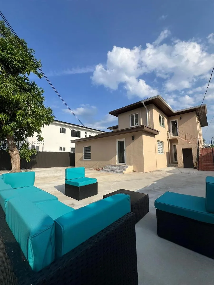943 79th Ter # 202, Miami Beach FL 33141