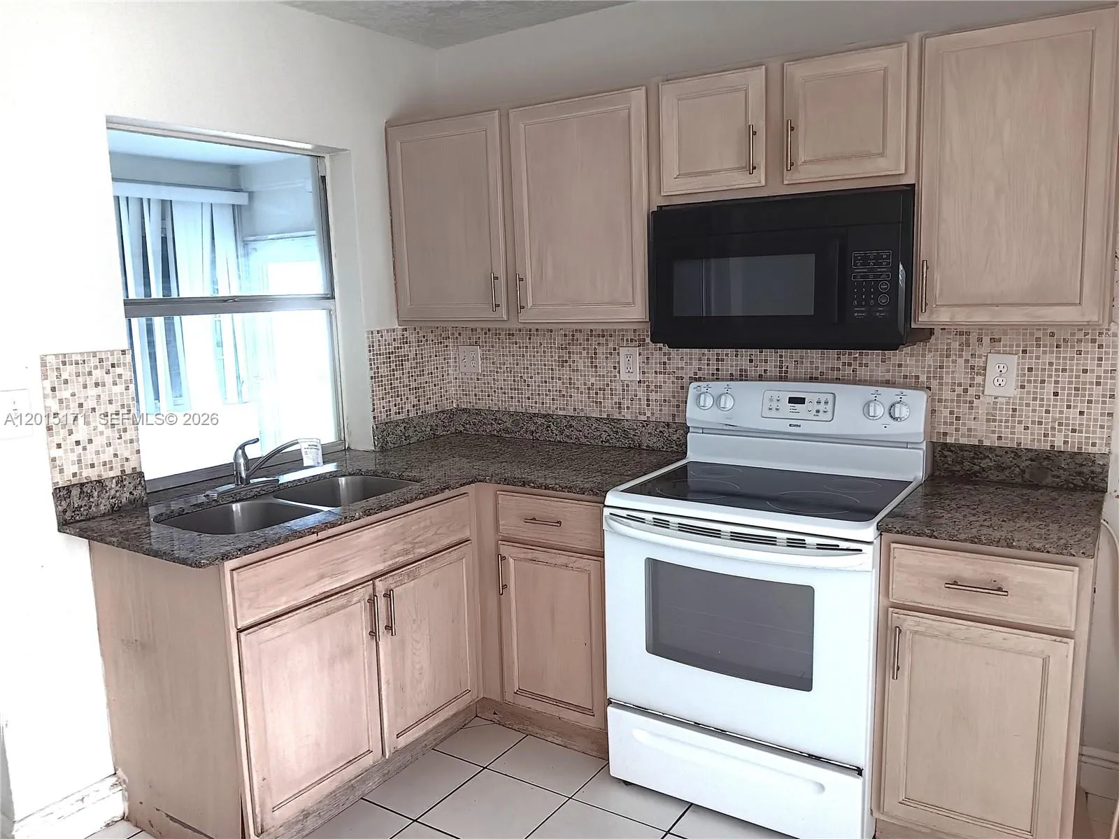 7004 NW 67th Ave, Tamarac FL 33321