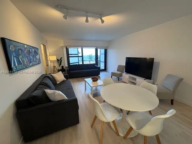 3800 Galt Ocean Dr # 309, Fort Lauderdale FL 33308
