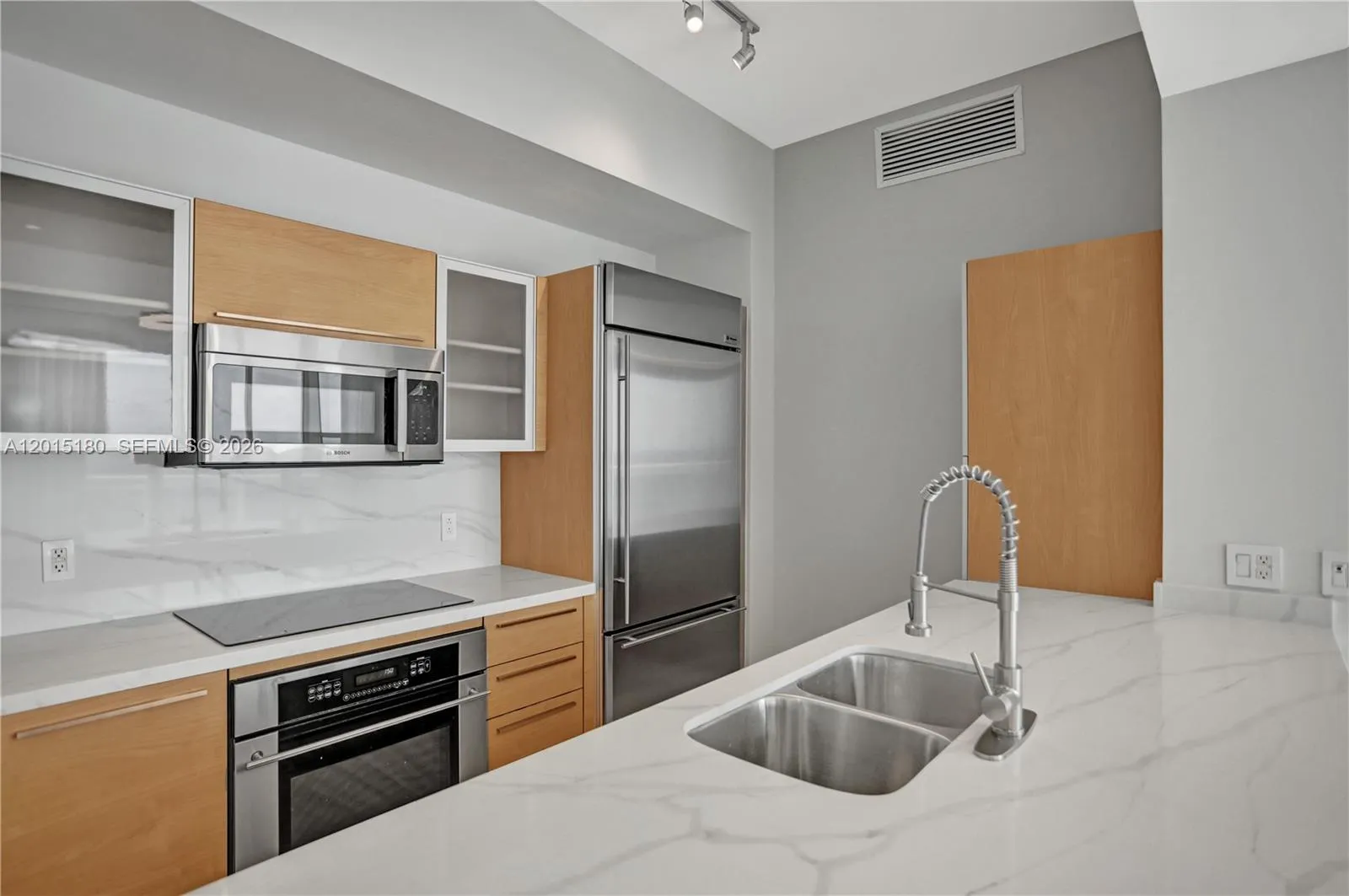 950 Brickell Bay Dr # 4610, Miami FL 33131