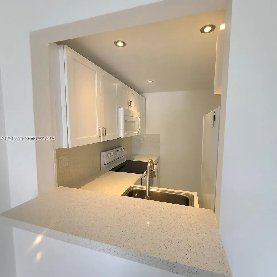 2500 SW 6th St # 303, Miami FL 33135
