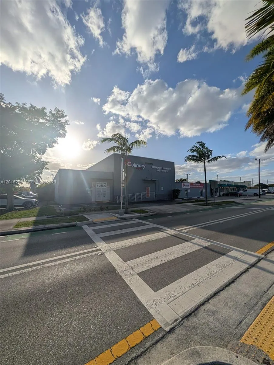 3555 N Andrews Ave, Oakland Park FL 33309
