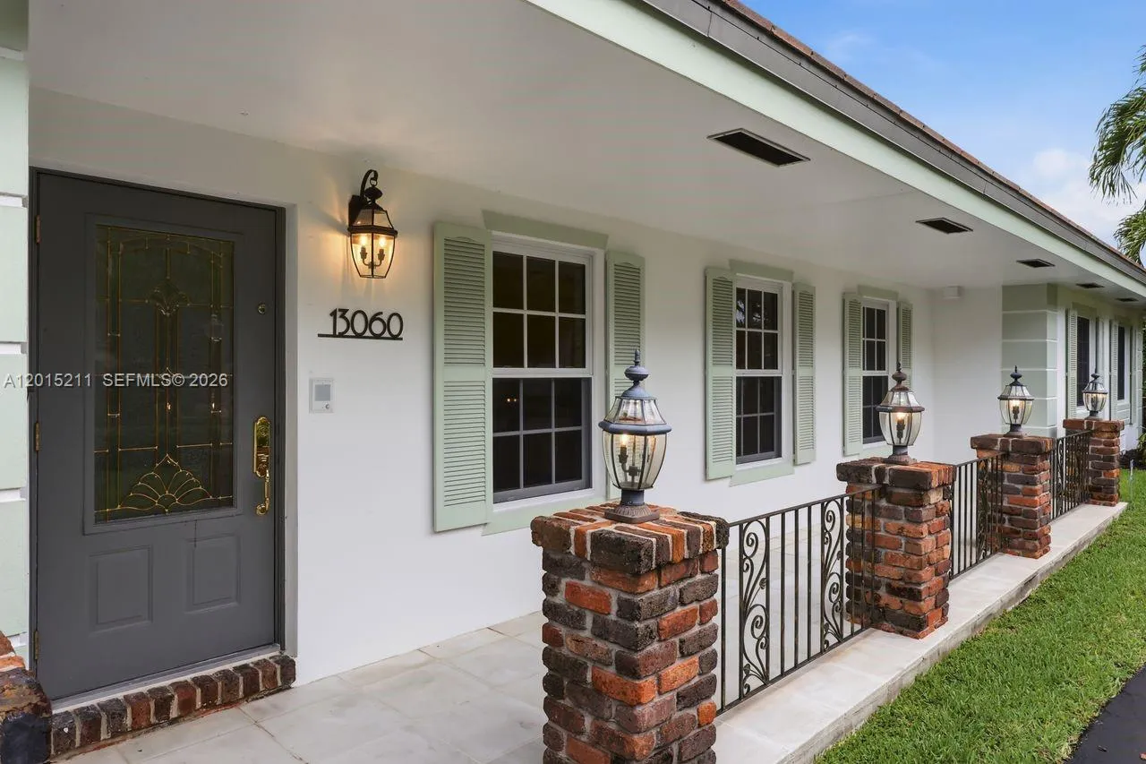 13060 SW 70th Ave, Pinecrest FL 33156