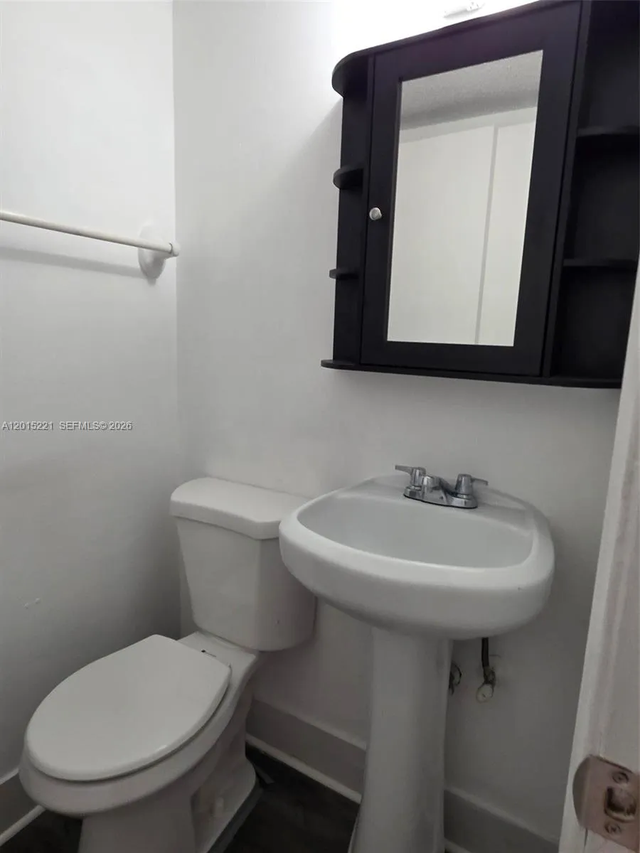 556 NW 114th Ave # 101, Sweetwater FL 33172
