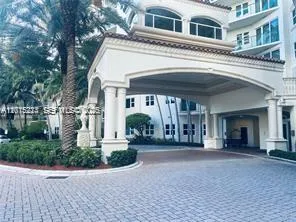 20000 E Country Club Dr, Aventura FL 33180