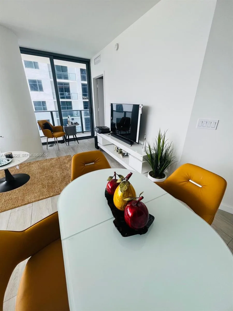 55 SW 9th St # 3308, Miami FL 33130