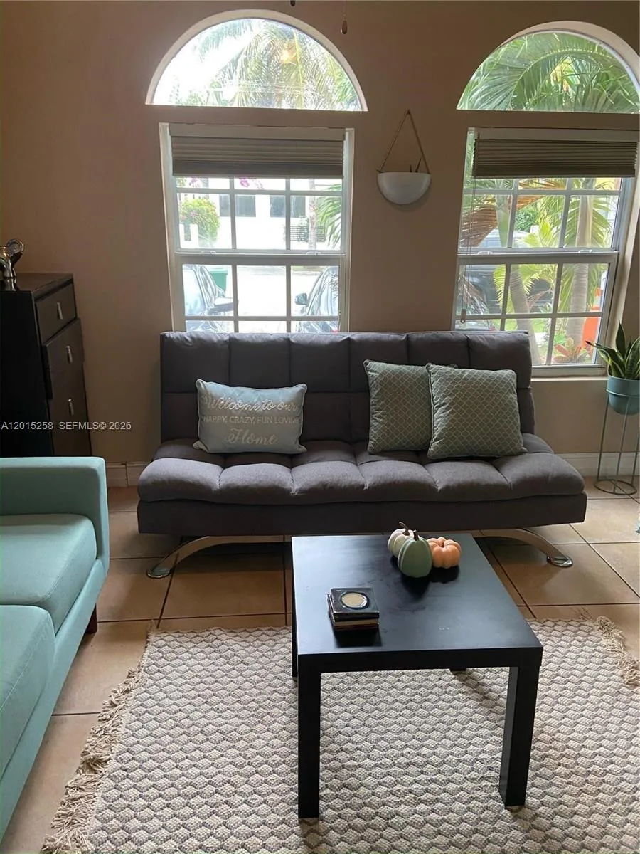 1678 SW 11th St, Miami FL 33135