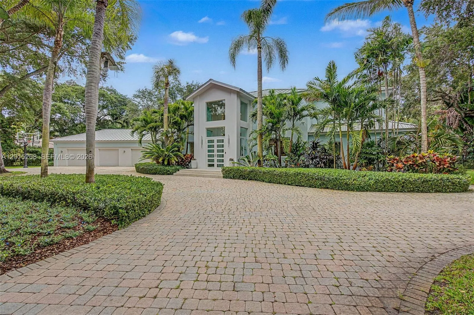 5 bedroom 7 bath for sale at 5790 SW 96th St, Pinecrest FL 33156