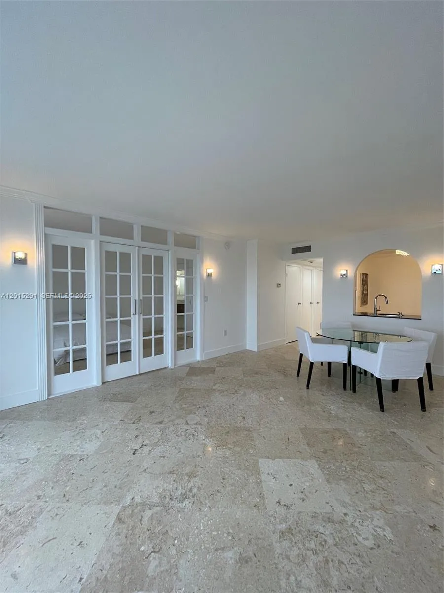3625 N Country Club Dr # 907, Aventura FL 33180