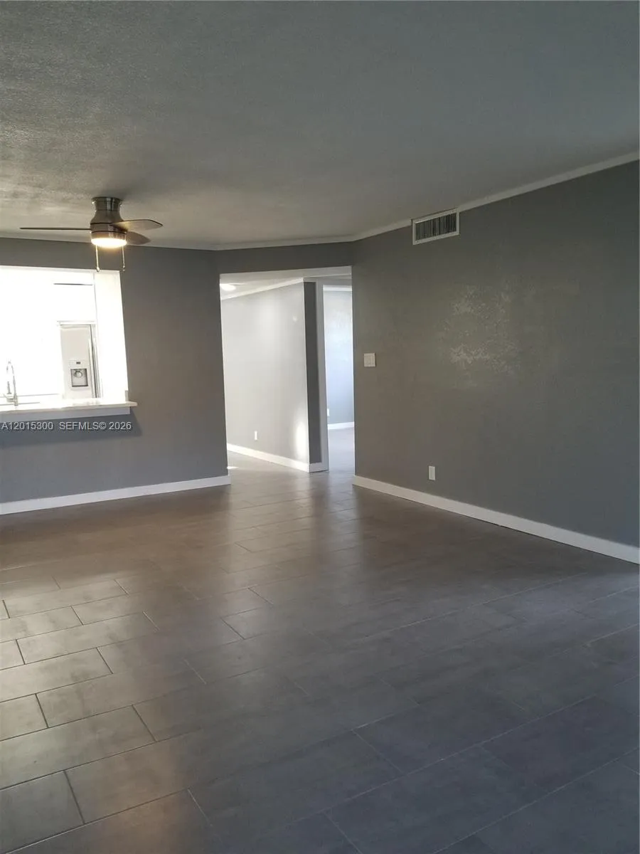 3777 NW 78th Ave # 14A, Davie FL 33024