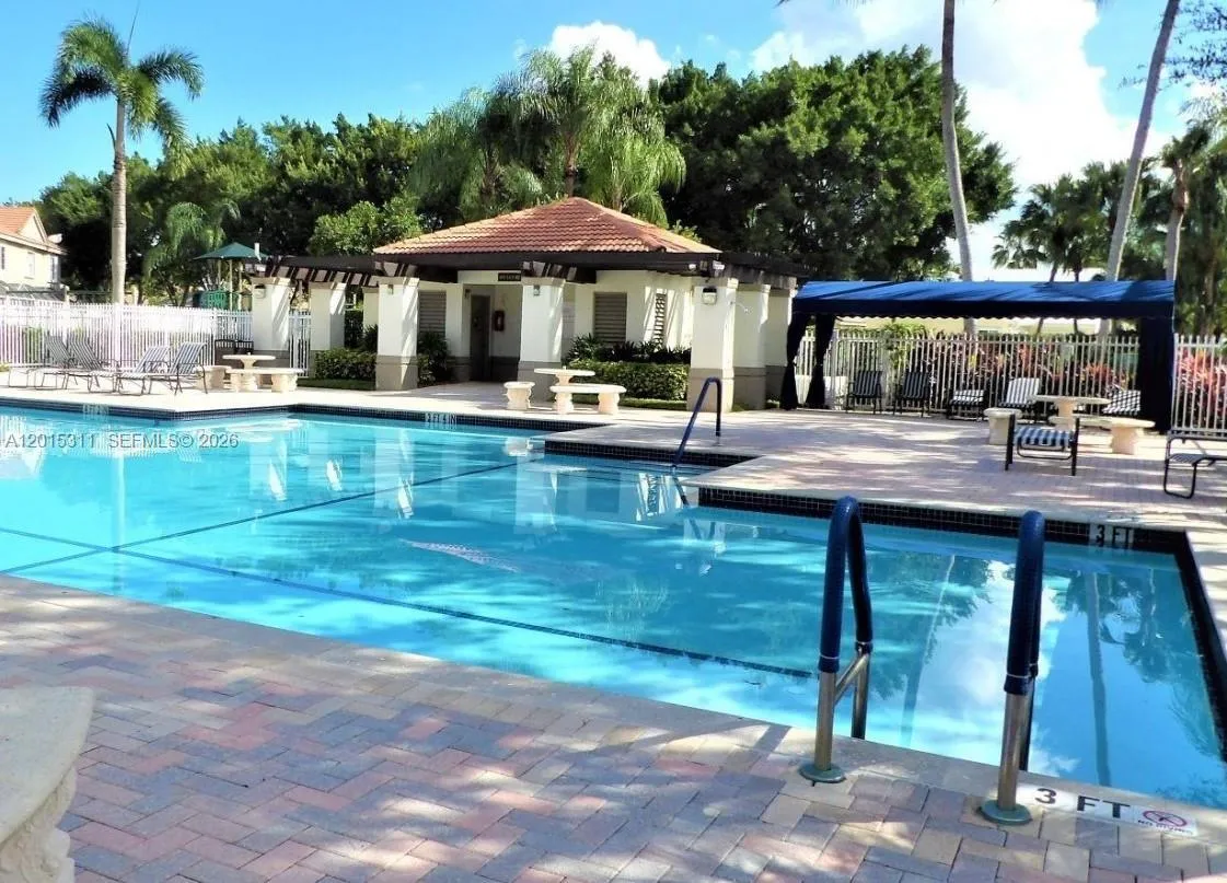 800 Sorrento # 2, Weston FL 33326