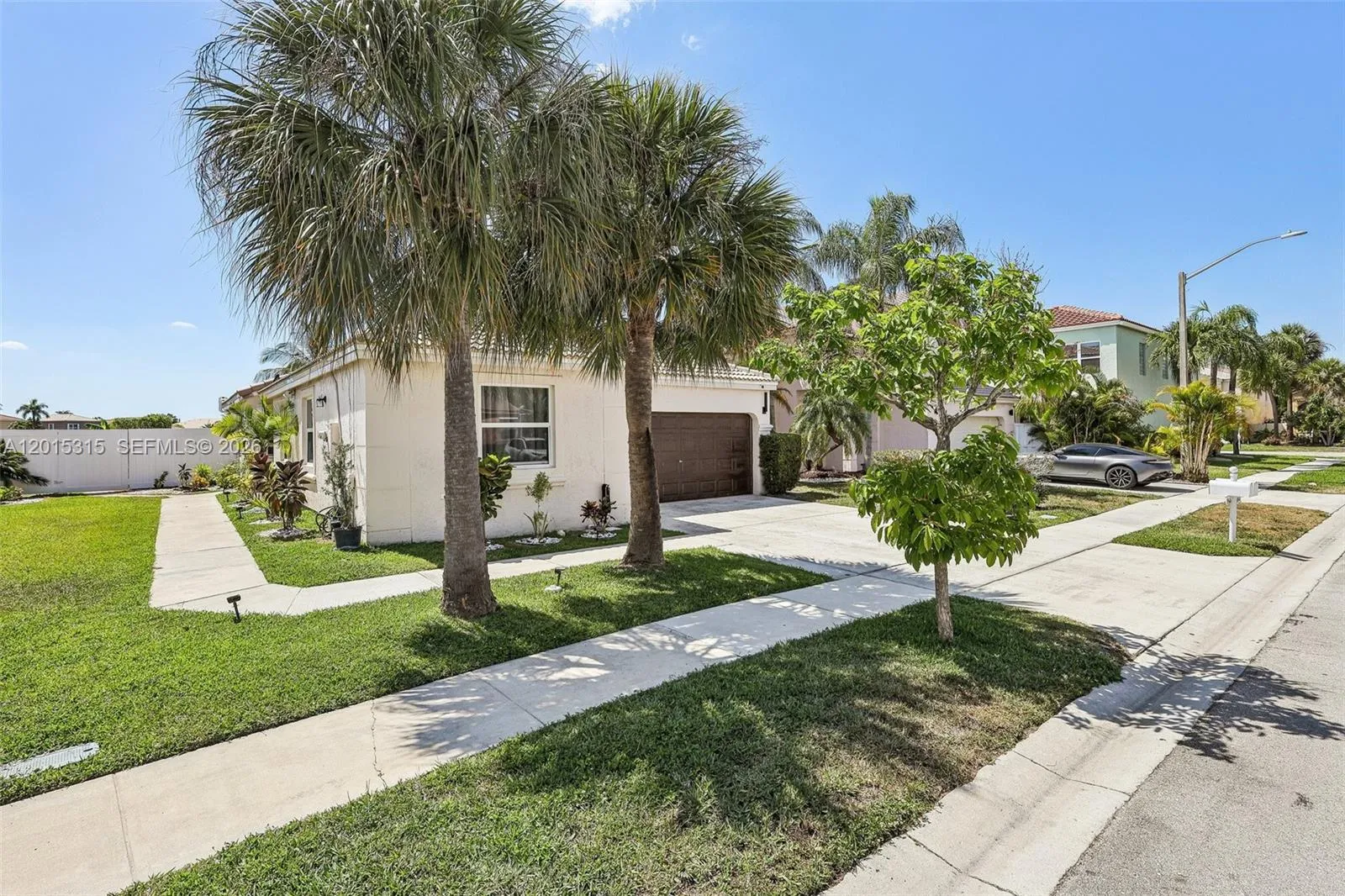 1644 NW 158th Ln, Pembroke Pines FL 33028
