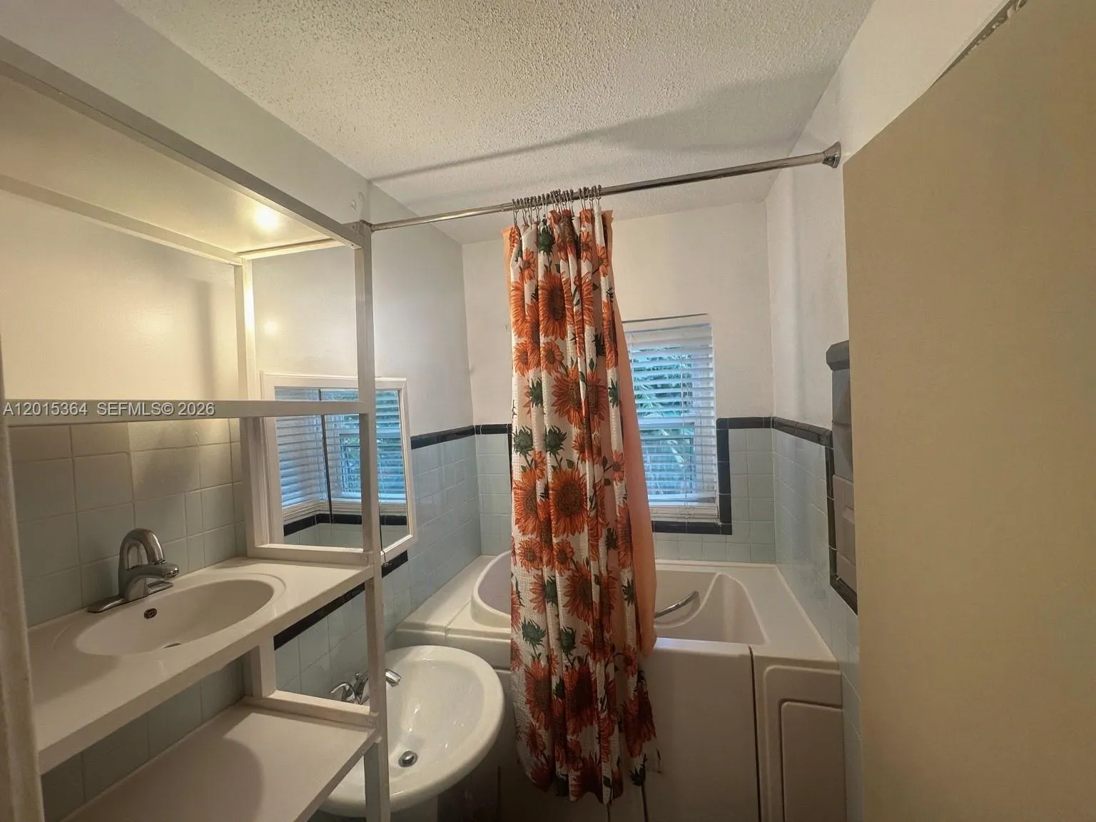 410 NW 98th St, Miami FL 33150