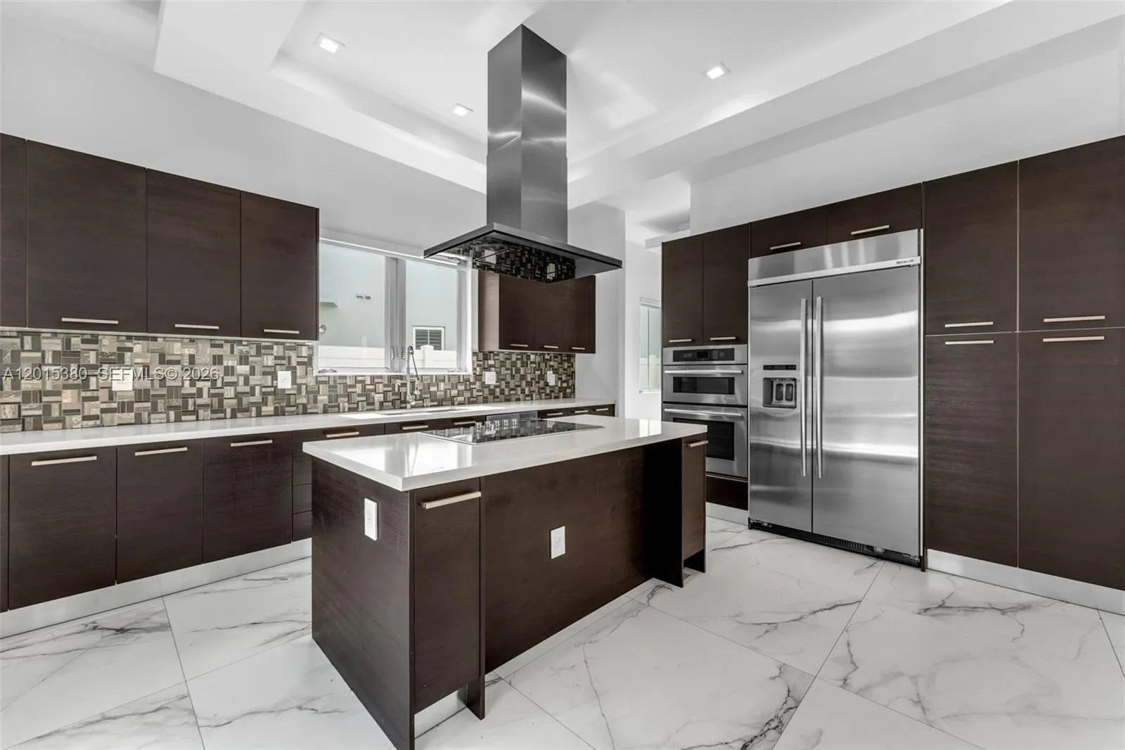 8221 NW 34th Dr, Doral FL 33122