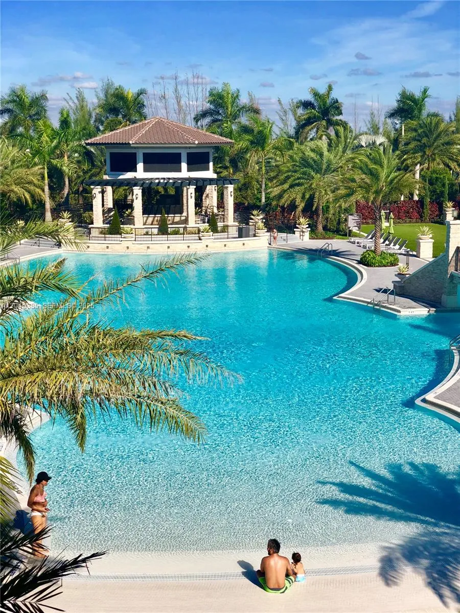 10597 NW NW 81 TERRACE # 10597, Doral FL 33178