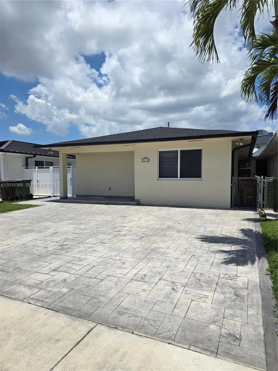 1417 W 40th St, Hialeah FL 33012