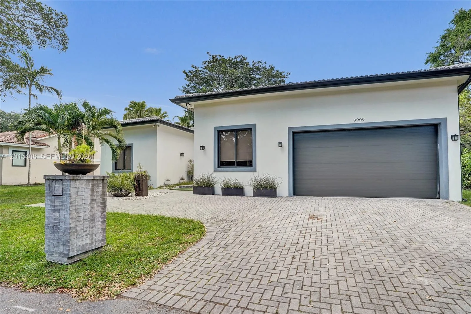 3909 SW 54th Ct, Dania Beach FL 33312