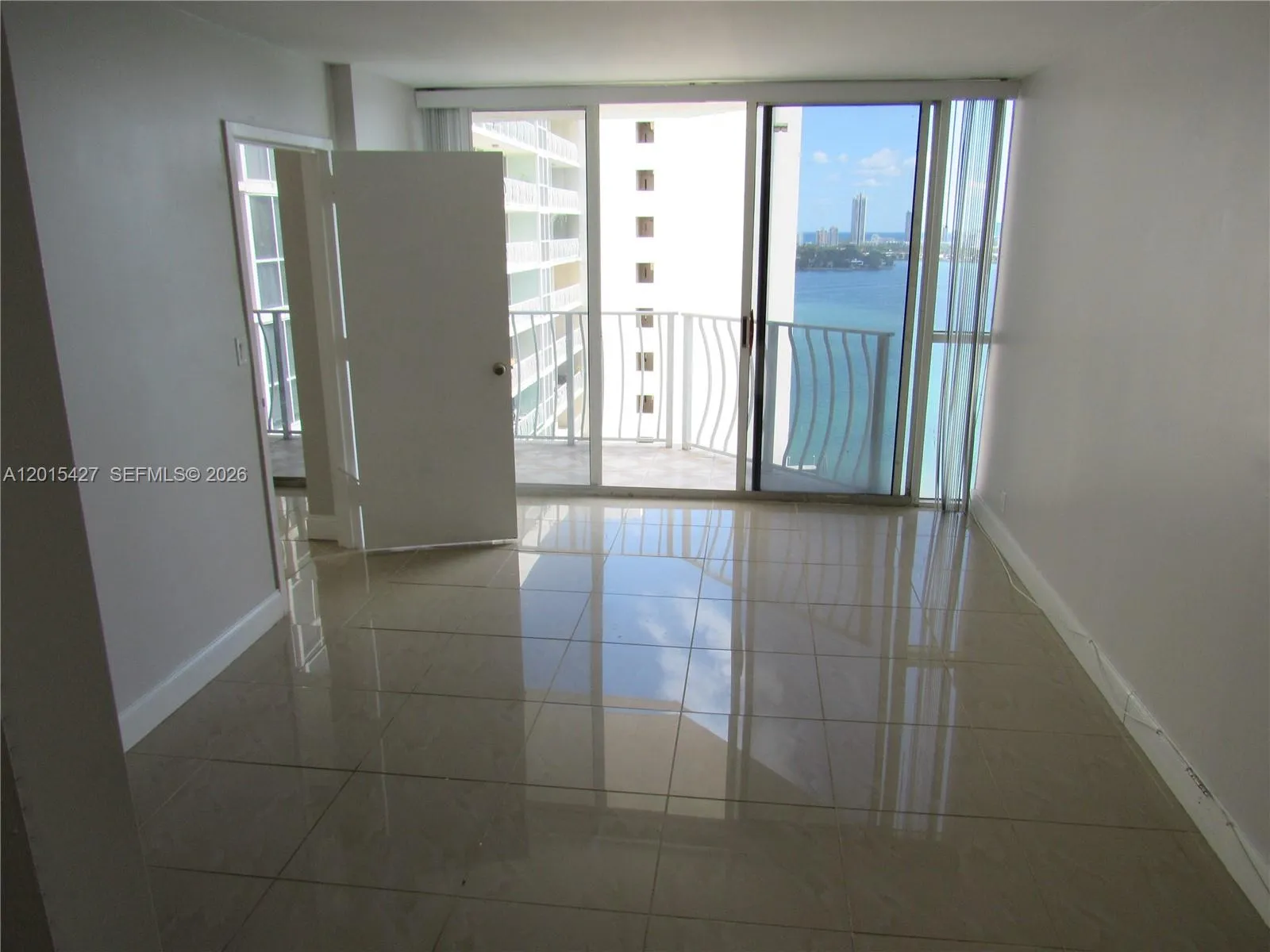 7601 E Treasure Dr # 2210, North Bay Village FL 33141
