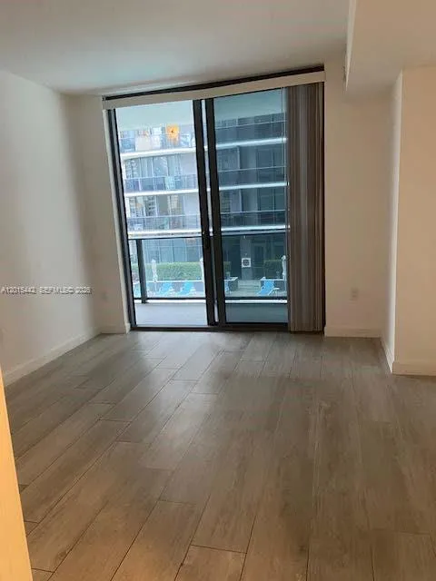 45 SW 9th St # 1007, Miami FL 33130