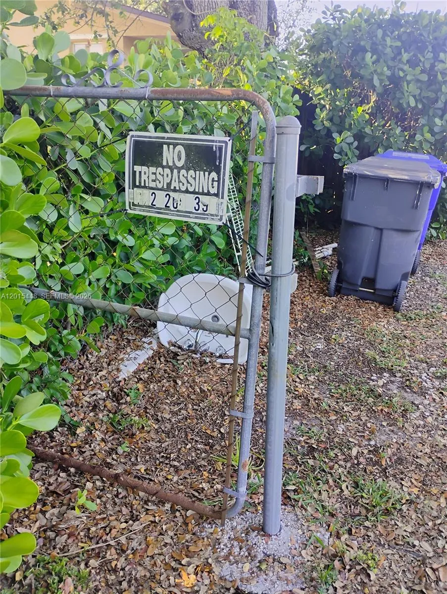 5832 Polk St, Hollywood FL 33021