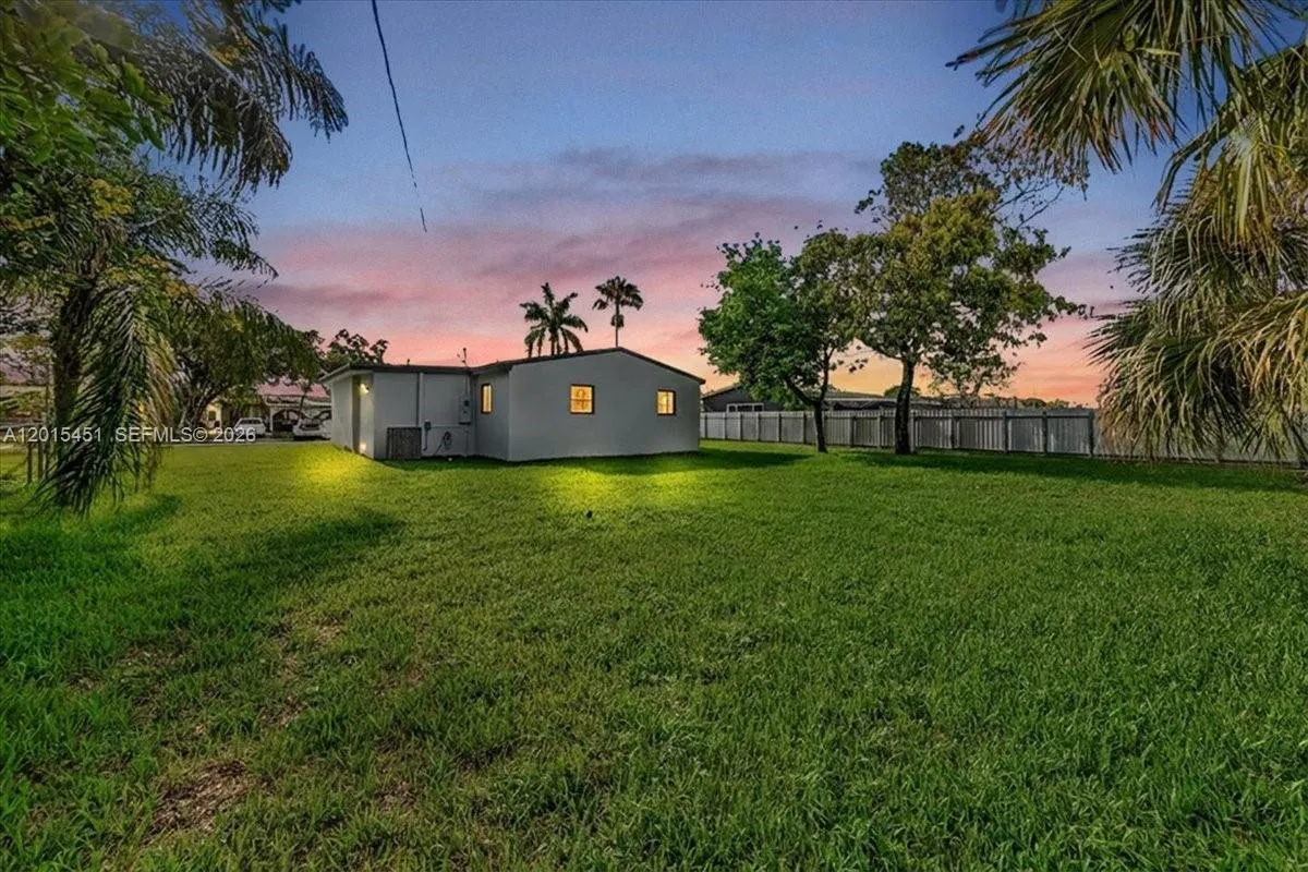 20930 NW 30th Ct, Miami Gardens FL 33056