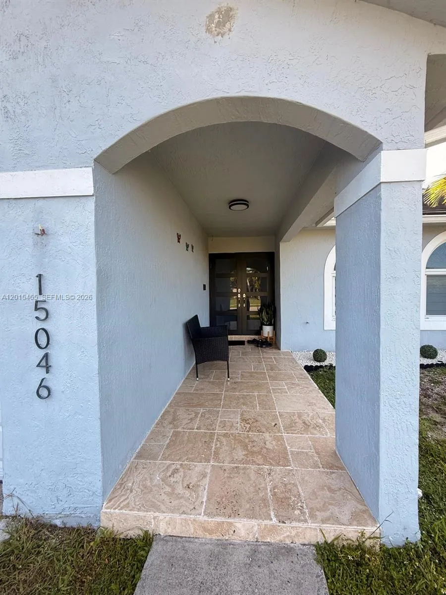 15046 SW 148th Pl, Miami FL 33196