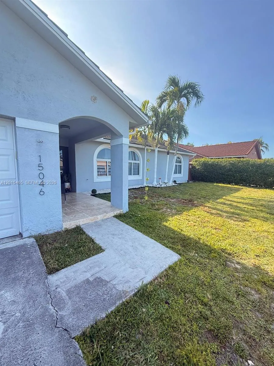 15046 SW 148th Pl, Miami FL 33196