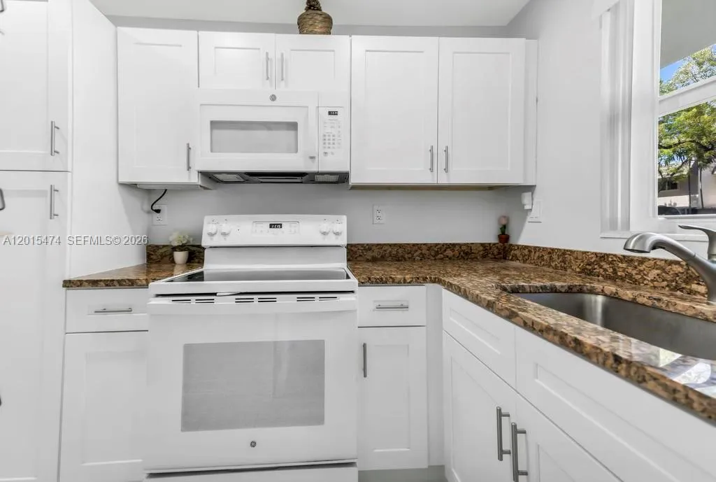1425 Arthur St # 103A, Hollywood FL 33020