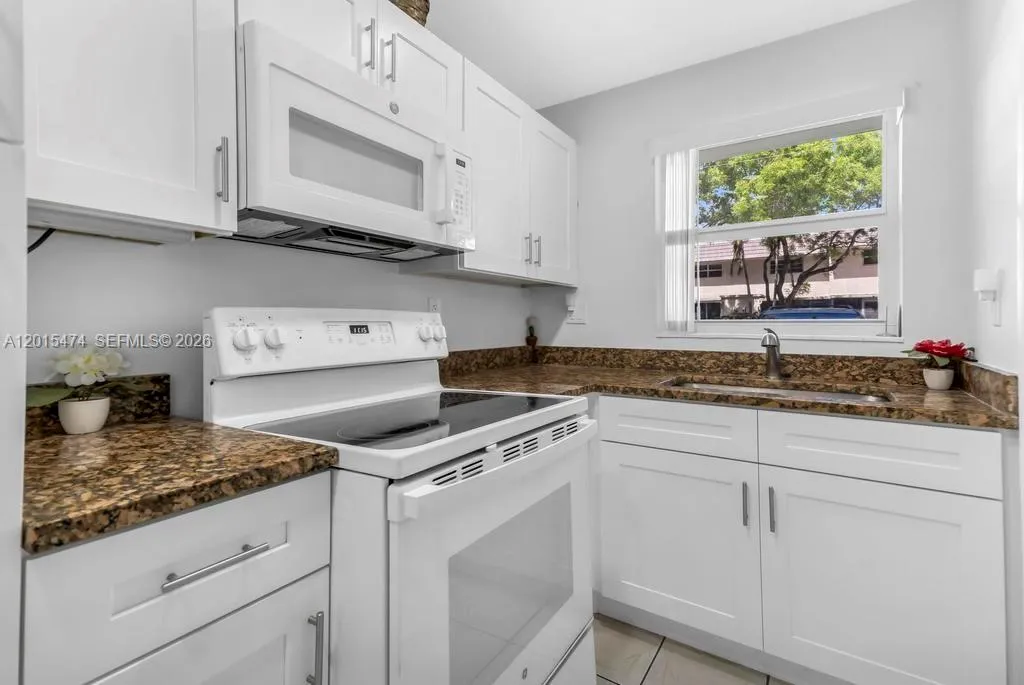 1425 Arthur St # 103A, Hollywood FL 33020