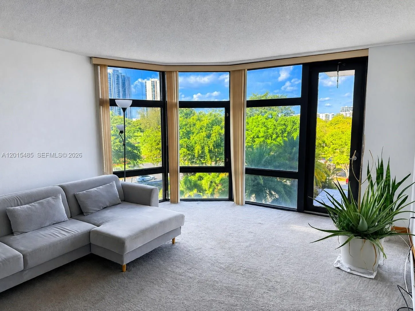 3375 N Country Club Dr # 407, Aventura FL 33180