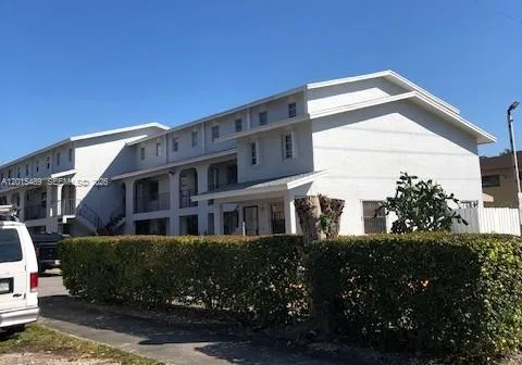 1460 N 43rd Pl # 106, Hialeah FL 33012
