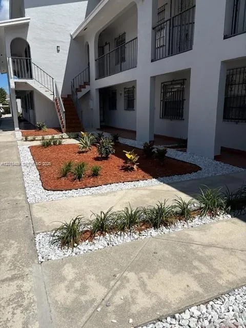1460 N 43rd Pl # 106, Hialeah FL 33012