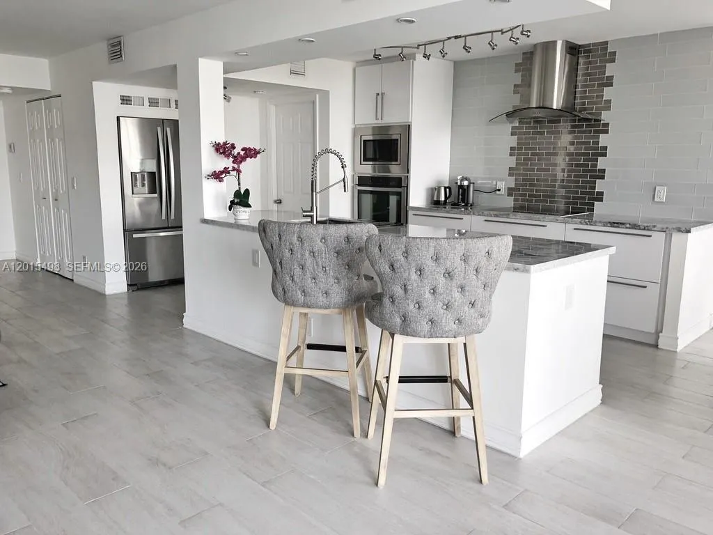 400 Leslie Dr # 508, Hallandale Beach FL 33009
