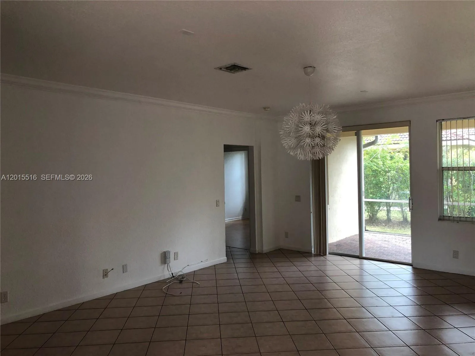 693 Live Oak Ln, Weston FL 33327