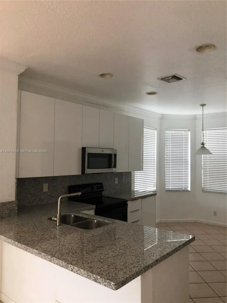 693 Live Oak Ln, Weston FL 33327