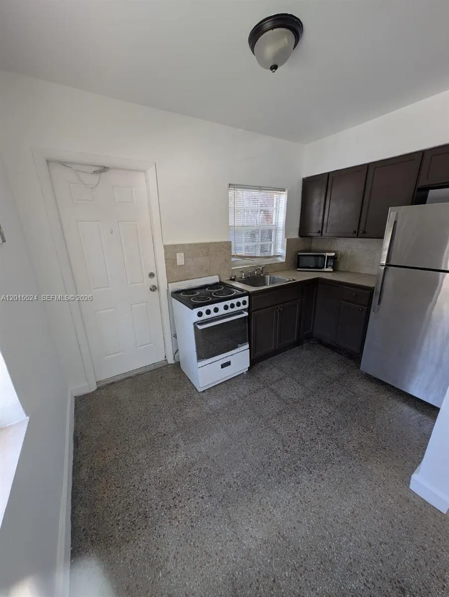 2316 Madison St # 19, Hollywood FL 33020