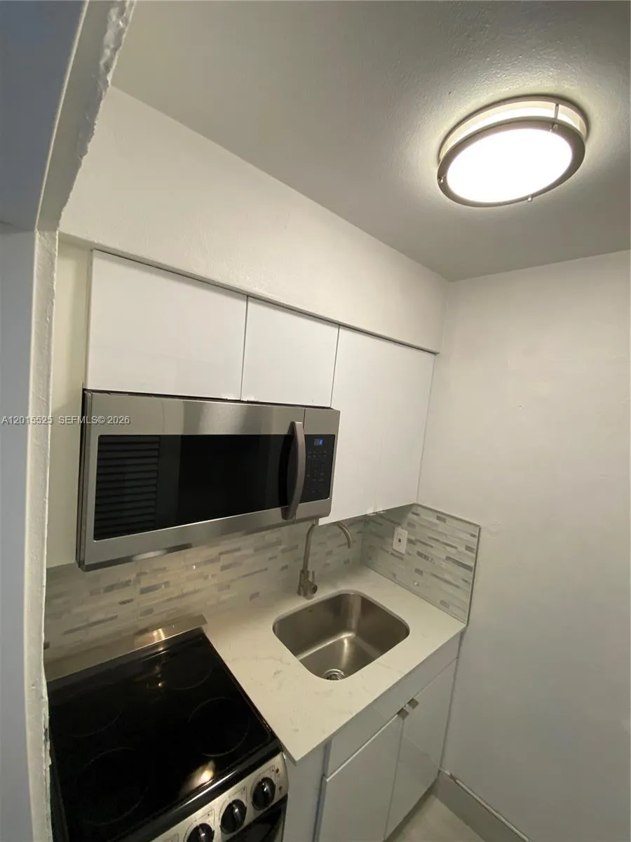 1723 Liberty St # 6, Hollywood FL 33020