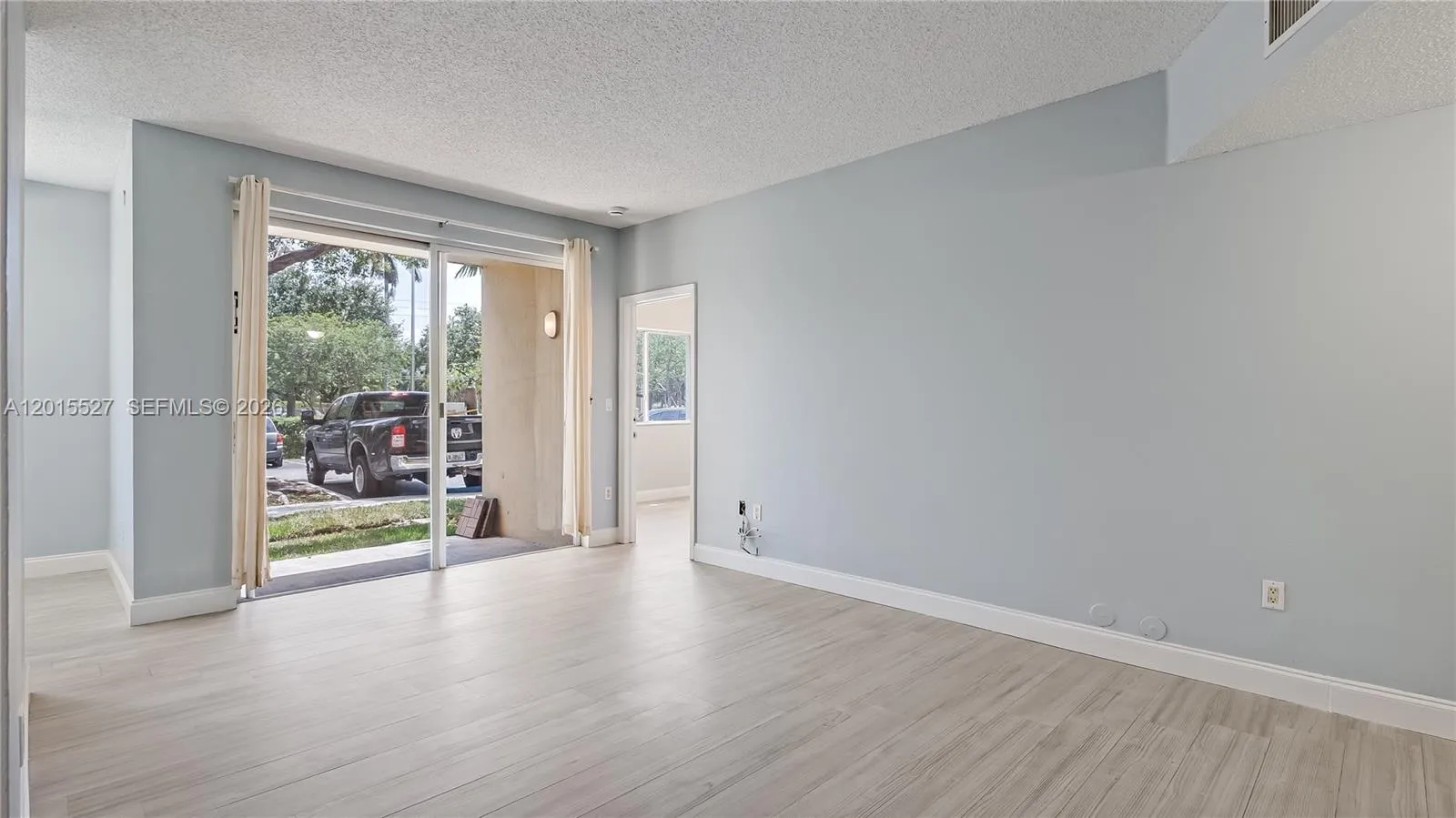 7085 Nova Dr # 105, Davie FL 33317