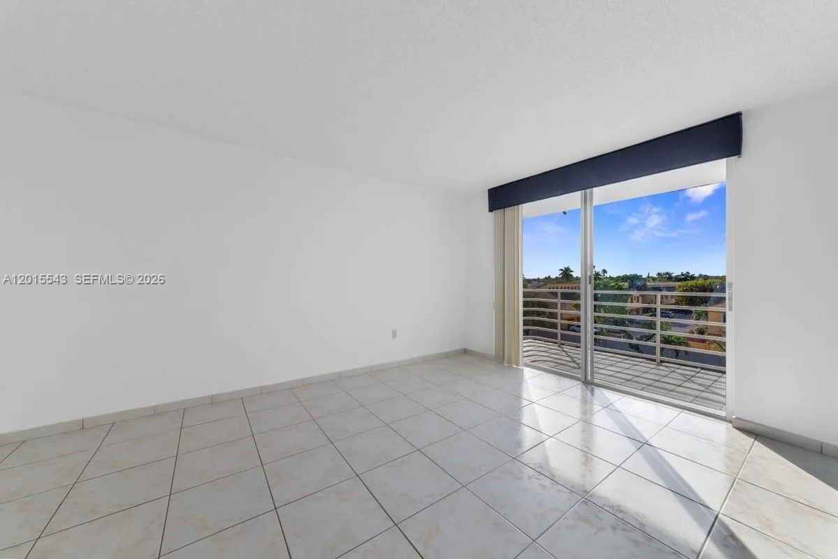 11715 SW 18th St # 410, Miami FL 33175