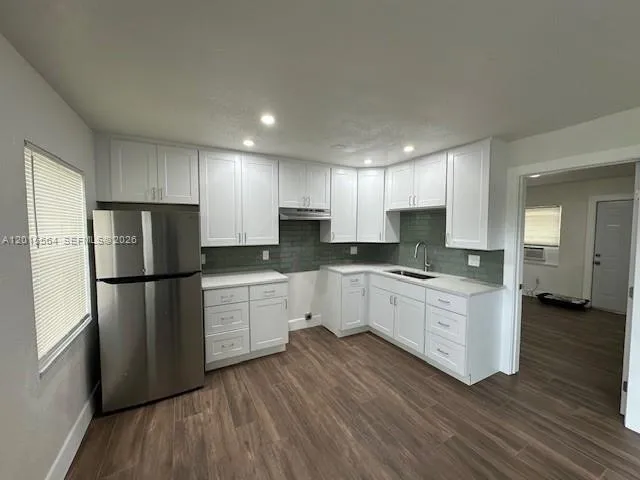 101 W 11th St # 2, Riviera Beach FL 33404