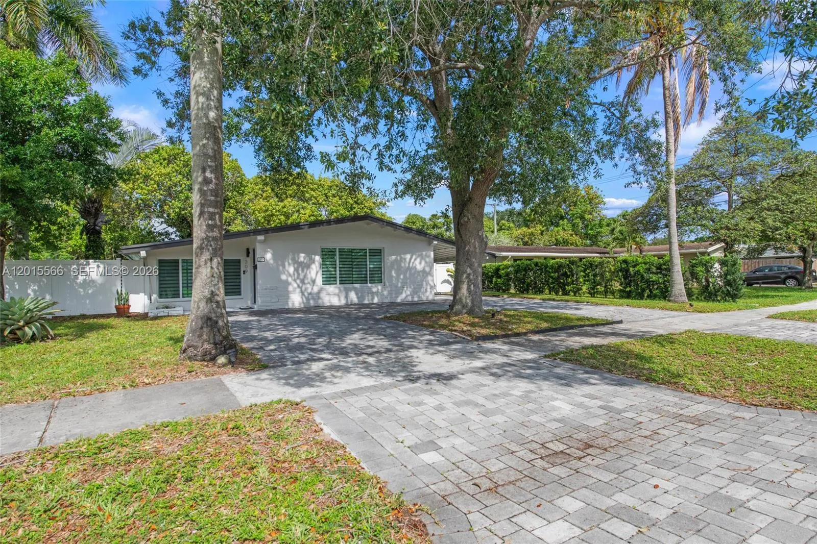 309 NW 43rd Ave, Plantation FL 33317