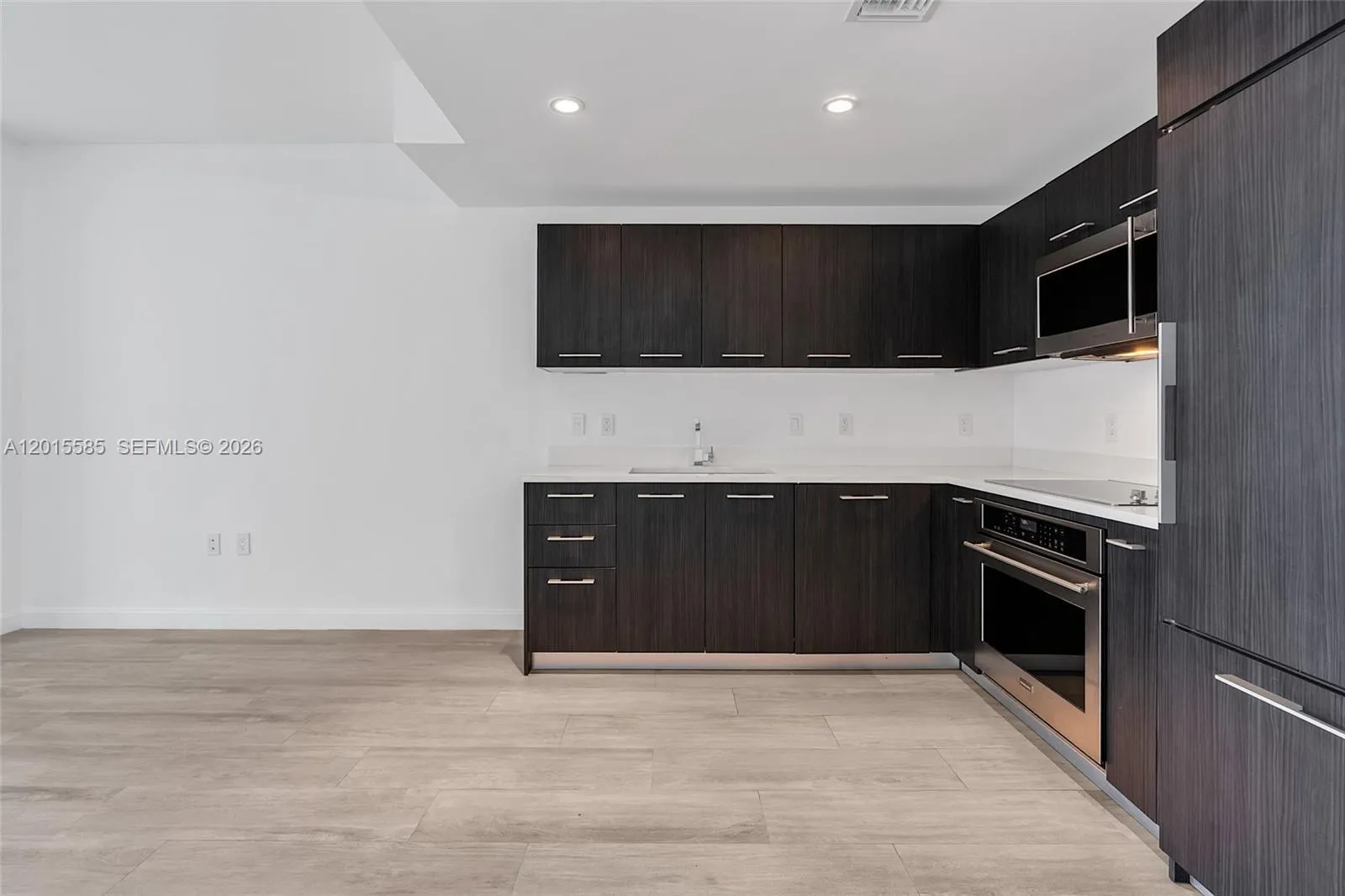 45 SW 9th St # 3502, Miami FL 33130