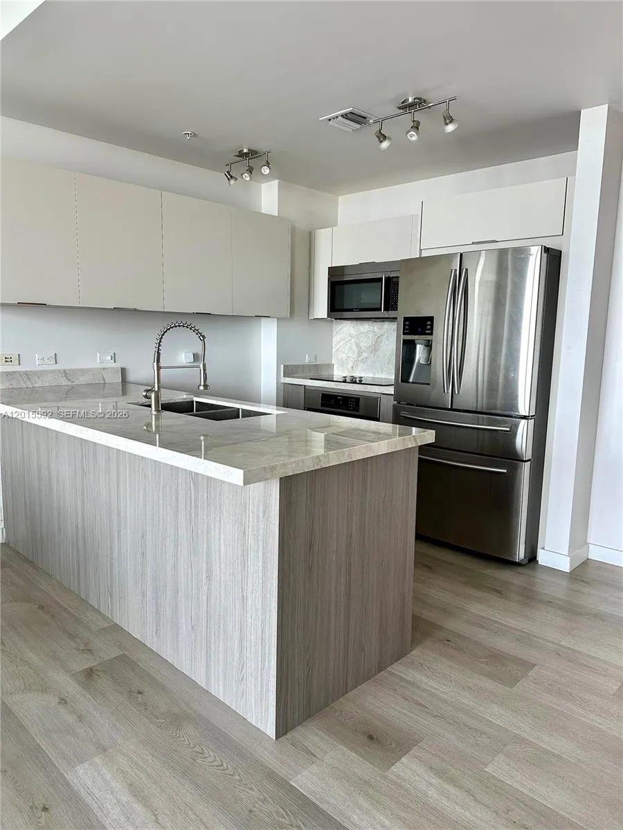 3301 NE 1st Ave # H1811, Miami FL 33137