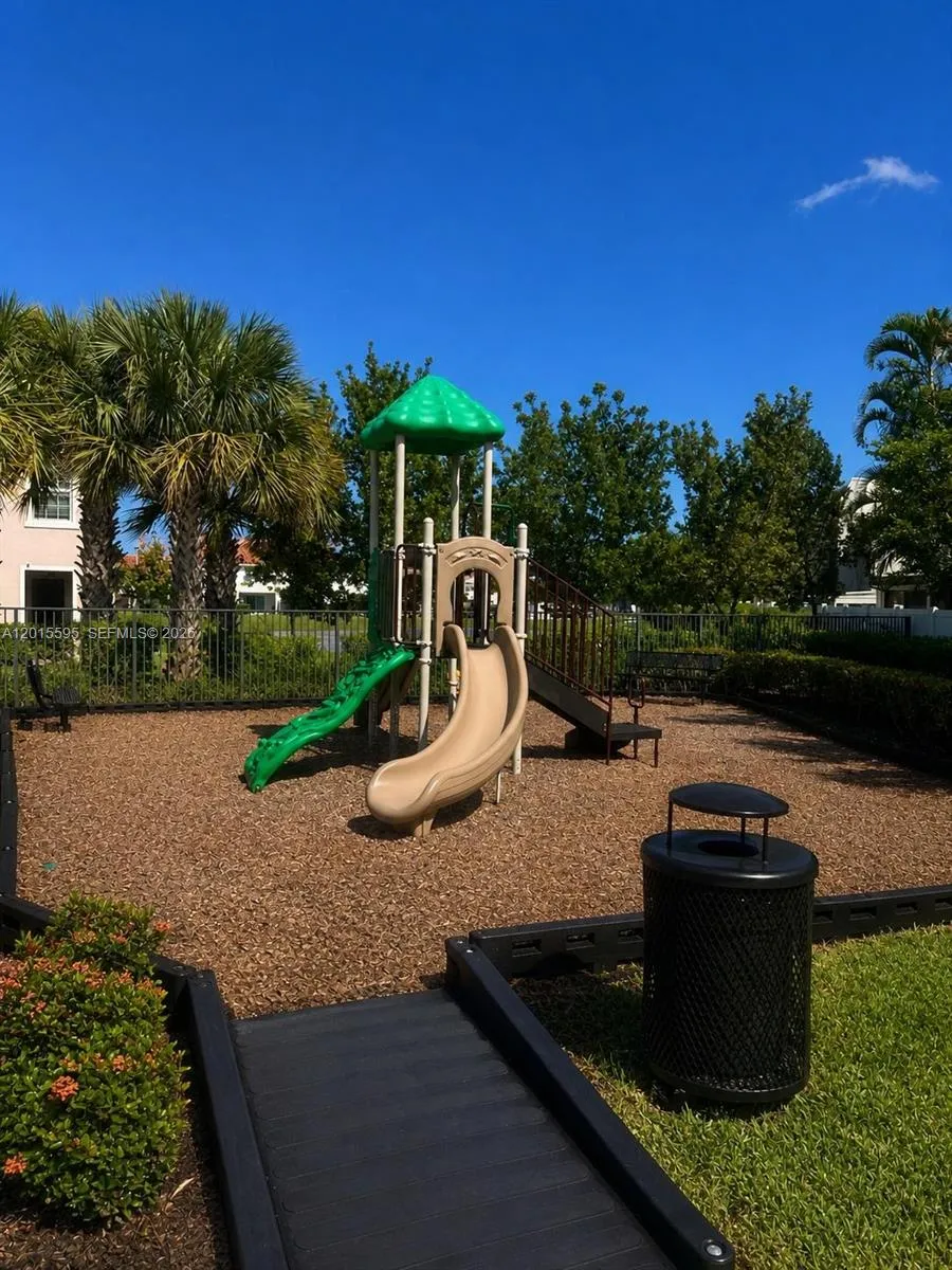 6835 Broadwater Ln, Lake Worth FL 33467