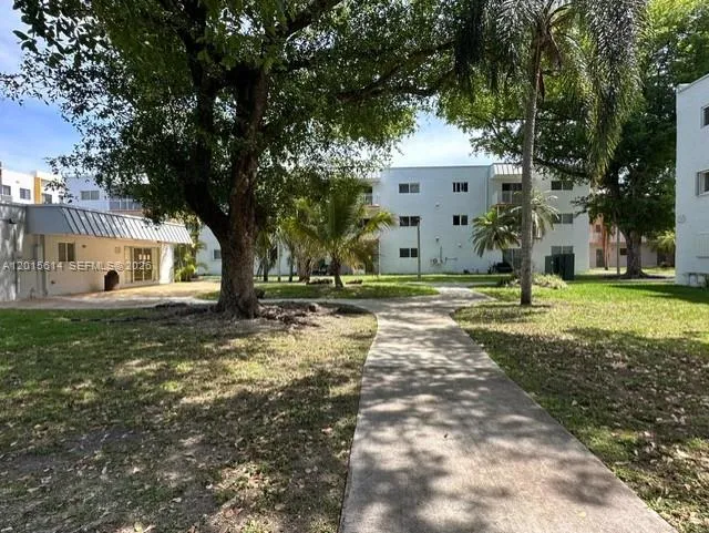 11301 SW 200th St # A, Miami FL 33157