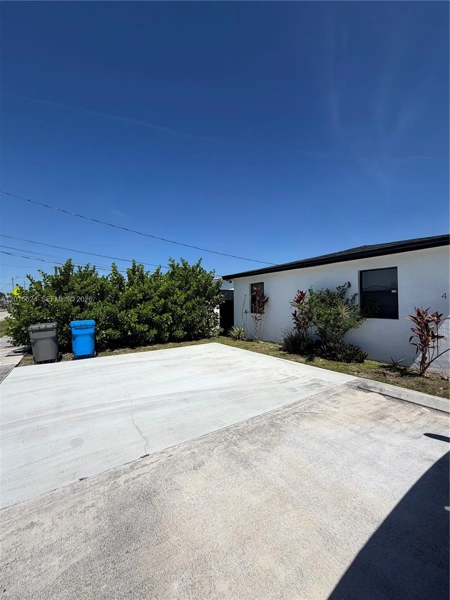 4129 SW 23 Street, West Park FL 33023